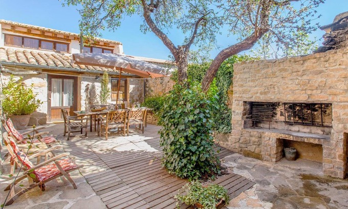 La Cuevarruz Casa | Casa rural 'El Rincón De Los Frailes' con vistas a la montaña, terraza privada y Wi-Fi