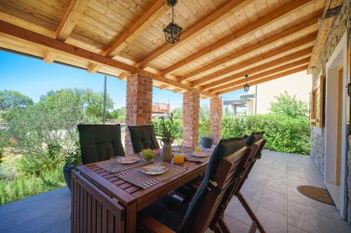 Ladevci Casa | Country House Frane near Krka Waterfalls & Šibenik