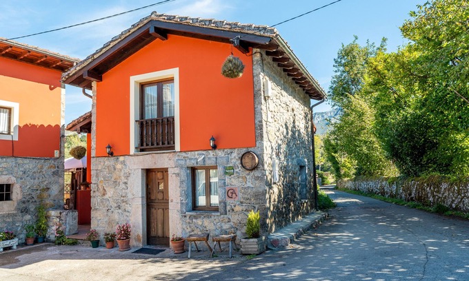 Cuenco Casa | Casa rural 'La Casina De Cuencu' con vistas a la montaña, terraza privada y Wi-Fi