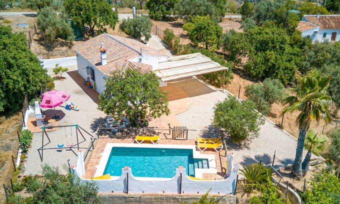 Comares Casa | Casa rural 'La Casita Del Garrobo' con vistas a la montaña, Wi-Fi y aire acondicionado