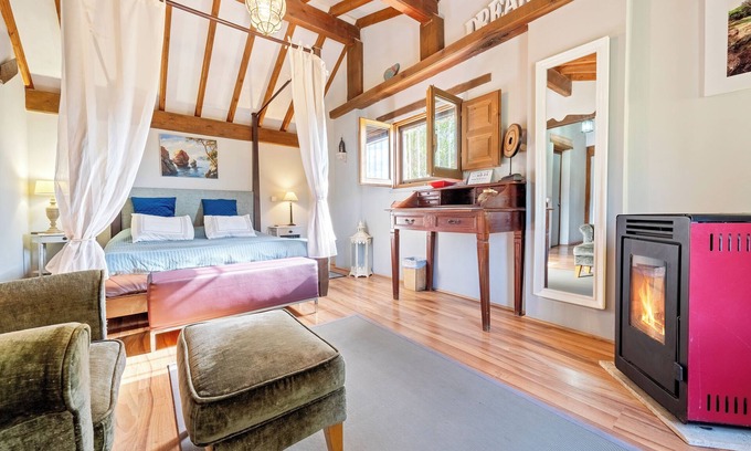 Camarles Casa | Casa rural 'Suite Premium En La Naturaleza' con vistas a la montaña, piscina compartida y Wi-Fi