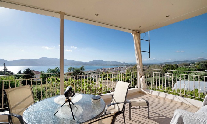 Paleros Villa | Casa rural 'Villa Ermina Paleros' con Wi-Fi y aire acondicionado