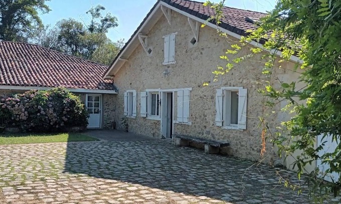 Louer Casa | Country house with swimming pool