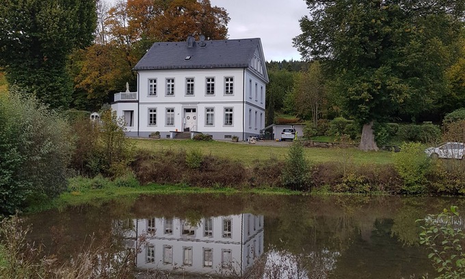 Halver Villa | Country idyll, child-friendly, minipigs, ponies, up to 13 people