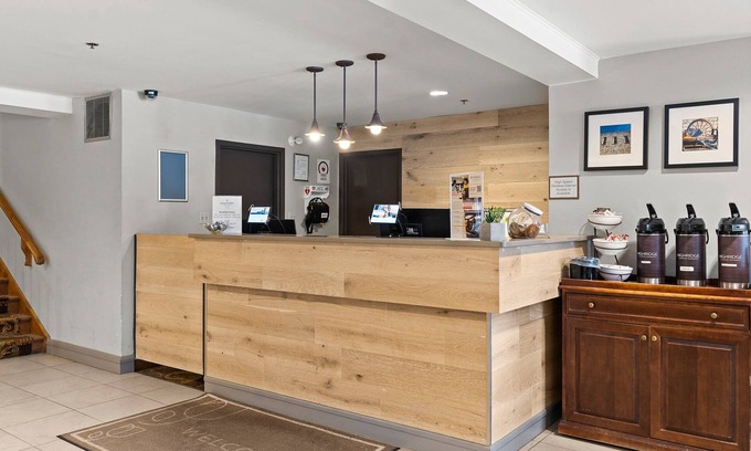 North Industrial Hotel | Country Inn & Suites by Radisson, Saskatoon, SK