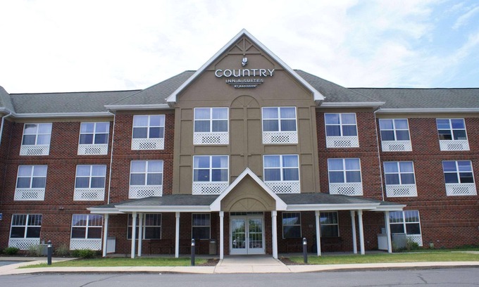 Lansing Hotel | Country Inn & Suites by Radisson, Lansing, MI