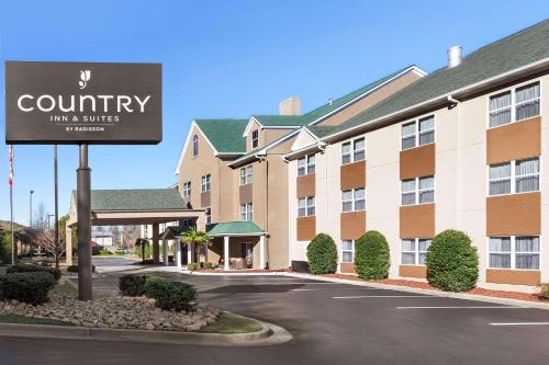Dalton Hotel | Country Inn & Suites by Radisson, Dalton, GA