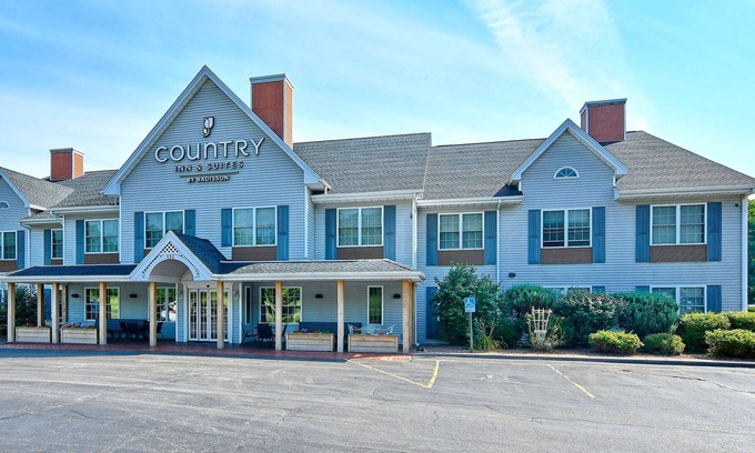 Mount Morris Hotel | Country Inn & Suites by Radisson, Mount Morris, NY