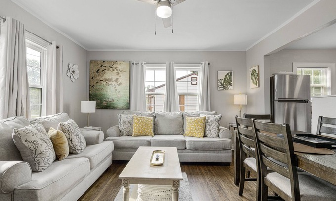 Tulsa Casa | Country Living | 5 miles DT Tulsa / Sand Springs