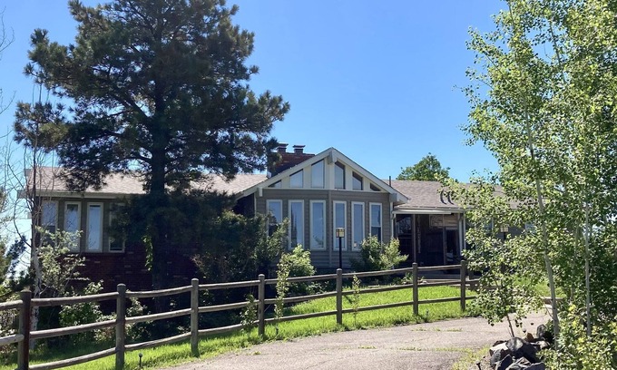 Centennial Apartamento | Country Living for Grandparents, Travel Nurses and Execs!