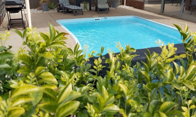 Forbes Hotel | Country Mile Motor Inn