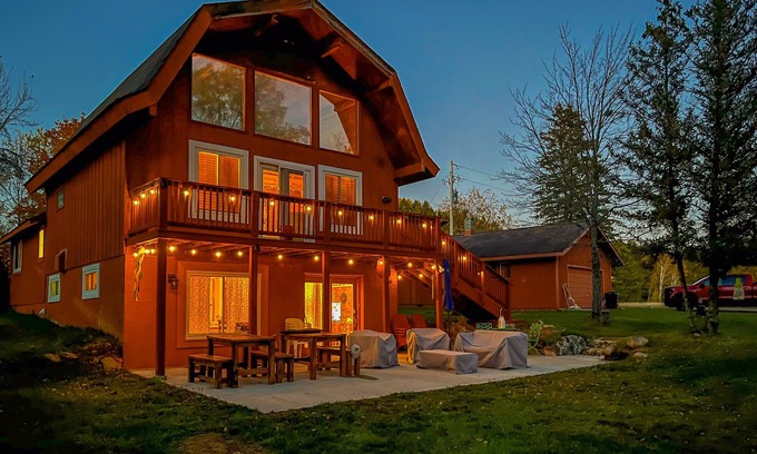 Northeast Casa | Country retreat on the Manistee National Forest w/ outside space