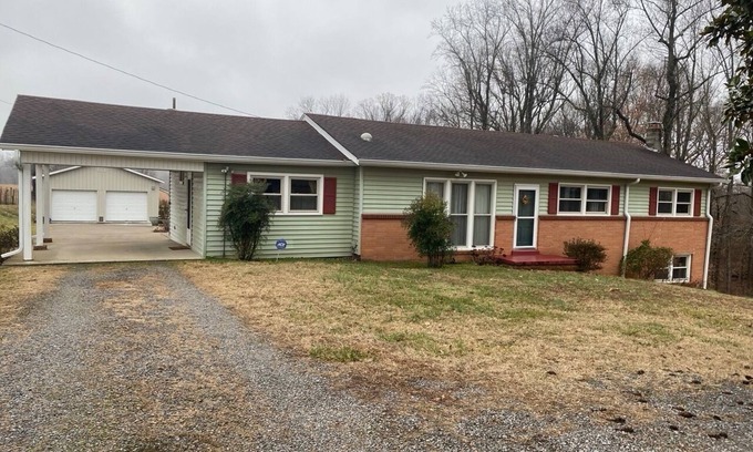 Joelton Casa | Country serenity near city amenities! 3 bed 2 bath home on 31 acres.