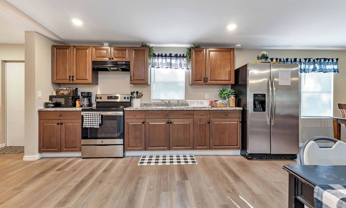 Arcadia Casa | Country Setting. Newly renovated double wide Home.
