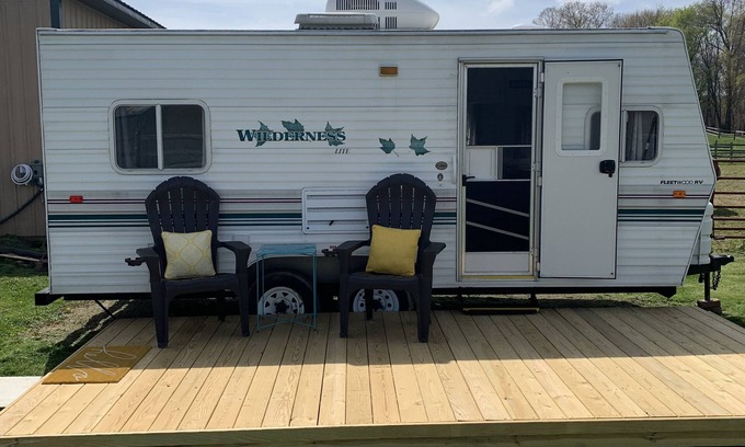 Ohiopyle Casa | Country side, very private cozy RV in Marvelous Ohiopyle with WiFi, AC.