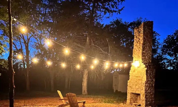 Paluxy Cabina | Country Stay on the Creek- perfect for couples!