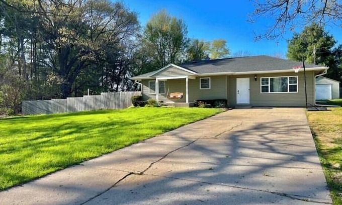 Dixon Casa | Countryside Charm : 3BR, 2BA + 1 Acre Of Land