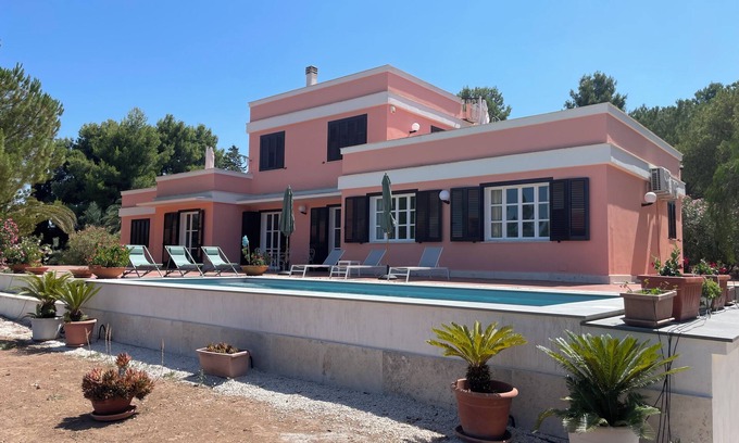 Trani Villa | Villa rural privada con vista panorámica a Trani y al mar.