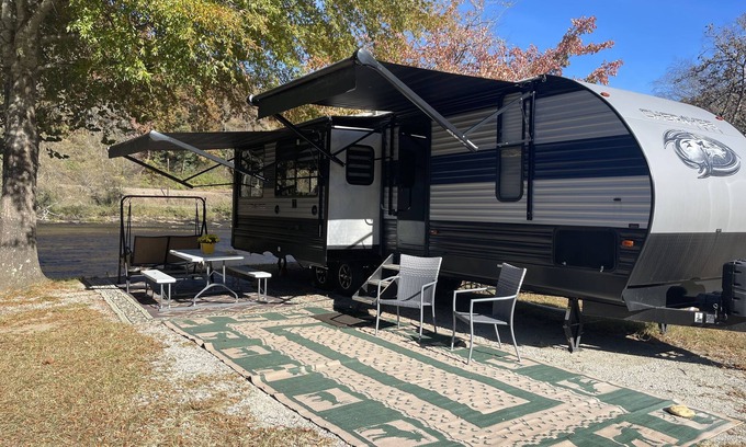 Bryson City Alquiler De RV | Couples Cozy Riverfront Retreat