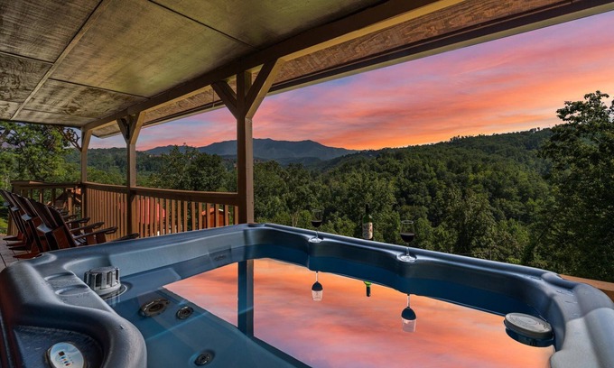 Gatlinburg - Pigeon Forge Cabina | Family Friendly-2 King Bds-SL 4-9 Mins to D'wood- Most Bear Visits-Clean Cabin