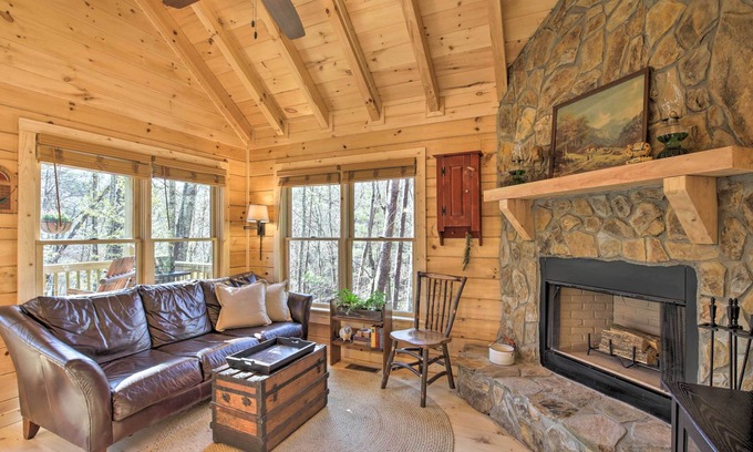 Cherry Log Cabina | Couples Getaway Cabin by Hiking + Waterfalls!