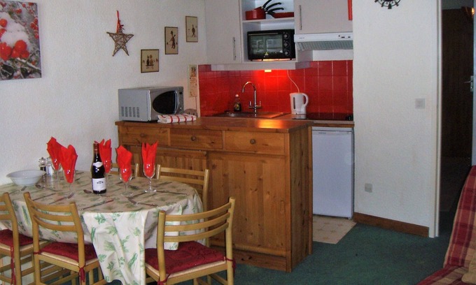 La Perriere Apartamento | La Tania: Piso / apartamento renovado- La Tania