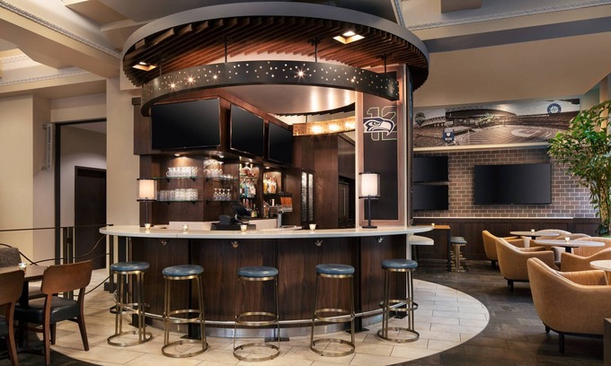 Pioneer Square Hotel | Courtyard Seattle Downtown Pioneer Square