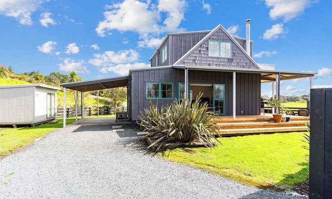 Waipu Cove Casa | Cove Family Haven - Waipu Holiday Home