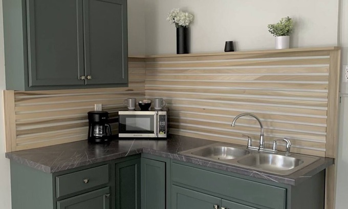 Lake Forest Estates Casa | Cozy 1.5 story bungalow in downtown Ste. Genevieve!