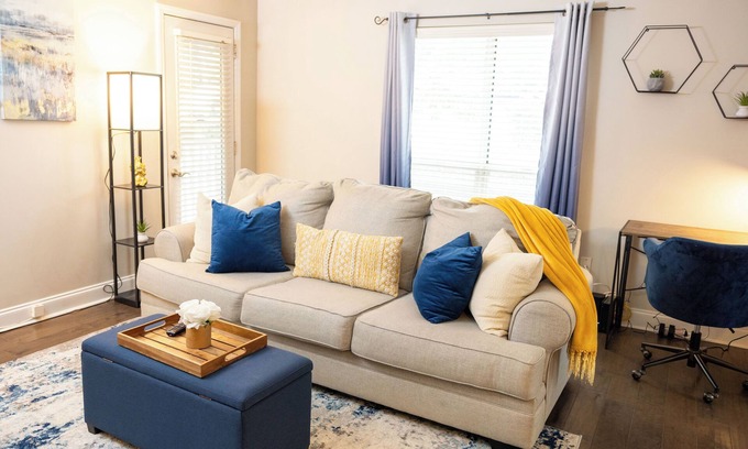 Charlotte Apartamento | Cozy 1-bedroom apartment near downtown CLT w/ free parking & WIFI
