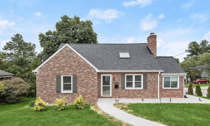 Towson Apartamento | Cozy 1-bedroom apartment with king size bed.
