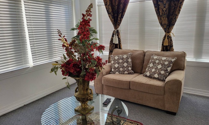 Quincy Apartamento | Cozy 1-bedroom corporate apartment with WiFi, AC in lovely Quincy