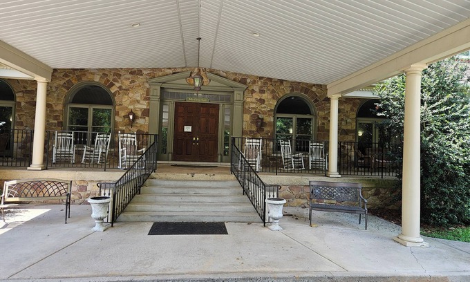 Valley Forge Casa | Cozy 1-bedroom hotel in enchanting Phoenixville with AC, WiFi