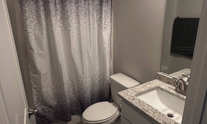 Drake Casa | Cozy 1-bedroom house with WiFi, AC in welcoming Bowling Green!