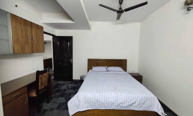BTM Layout Apartamento | Cozy 1 studio private bedroom in a shared apartment with WiFi, AC