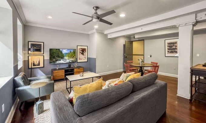 Old City Apartamento | Cozy 1BD | Old City | 2 Beds | Independence Hall