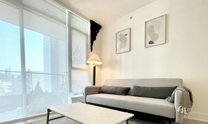 Coquitlam Apartamento | Cozy 1BR Suite with AC and Office, Close to Mall