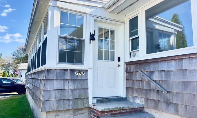 Ocean Park Condominio | Cozy 2-bedroom, 1-bathroom condo, two short blocks from the beach!