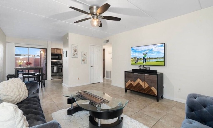 Papago Parkway Condominio | Cozy 2-bedroom condo with AC in Prime Scottsdale