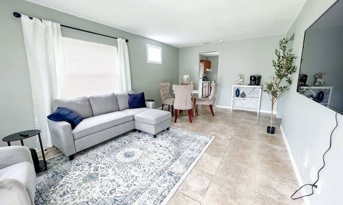 Dade City Casa | 🌻 Cozy 2 Bedroom Home, Dade City #2 | Perfect for Short or Extended Stays!