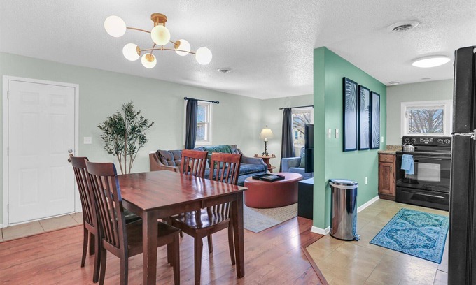 Champaign Casa | Cozy 2 Bedroom Home Mins from Downtown Champaign