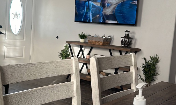 Brownsville Casa | Cozy 2-bedroom house in nice Brownsville with WiFi, AC