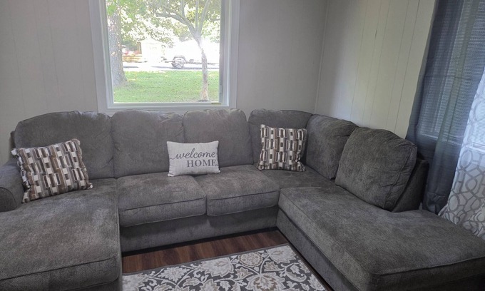 Gold Rock Casa | Cozy 2-bedroom house in charming Elm City with WiFi, AC Wilison/ Raleigh house