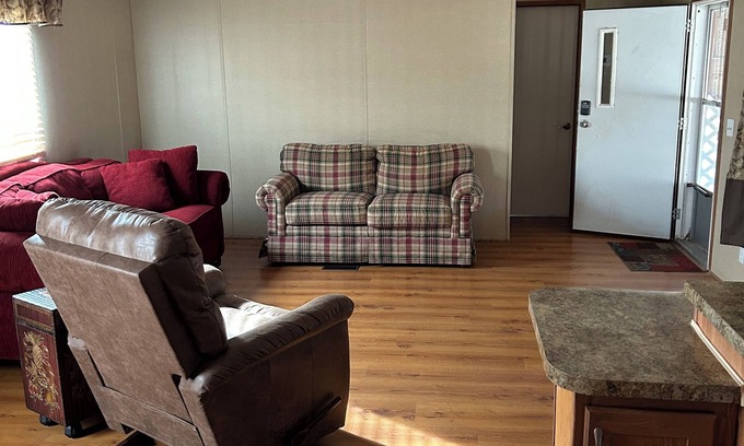 Freedom Casa | Cozy 2-bedroom Mobile Home in Freedom, OK