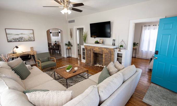 Wichita Casa | Cozy 2BD Near Hospital - Sleeps 4