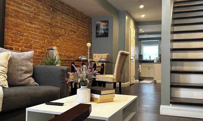 Downtown Baltimore Casa | Cozy 2BR Retreat with Free Parking & Prime Location
