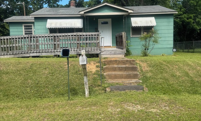 Clinton Casa | Cozy 3-bedroom house with AC in charming Clinton