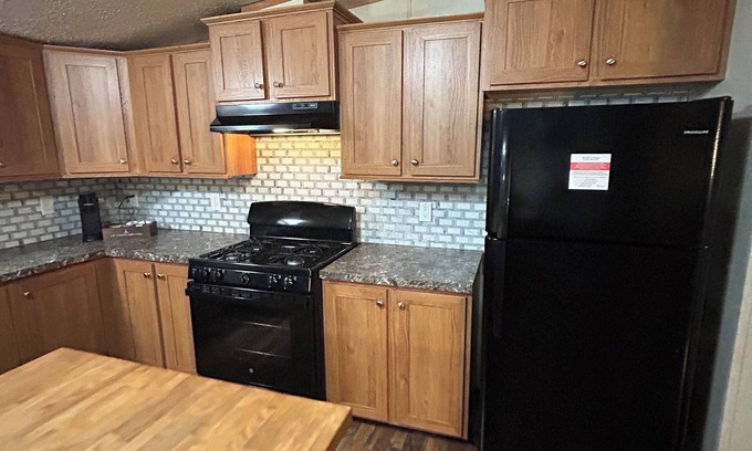 Liberty Casa | Cozy 3-bedroom mobile home with deck, BBQ in Liberty