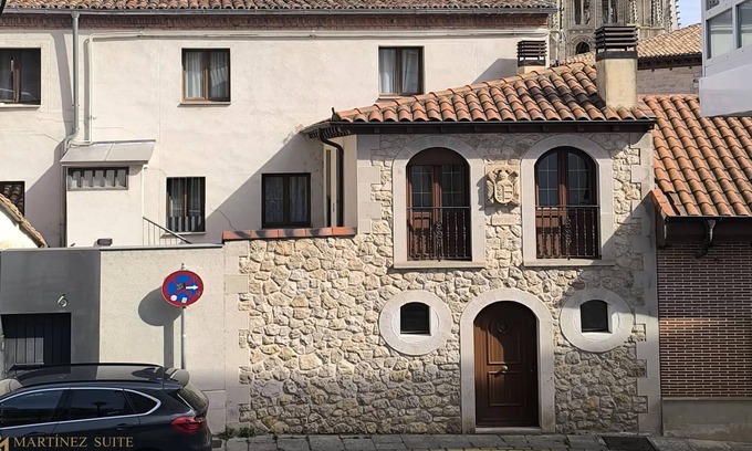 Burgos Casa | ¡Acogedora casa de 3 plantas a 2 minutos de la Catedral! Ideal familias y grupos