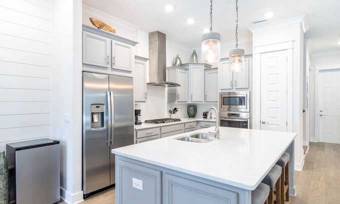 WaterSound Beach Casa | Cozy 3bed townhome close to beach/step from Hub